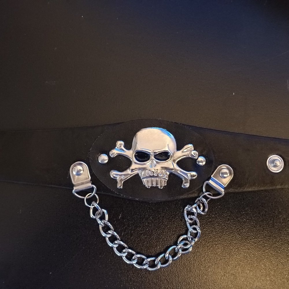 WOMEN'S BLACK SKULL LEATHER SNAP BRACELET